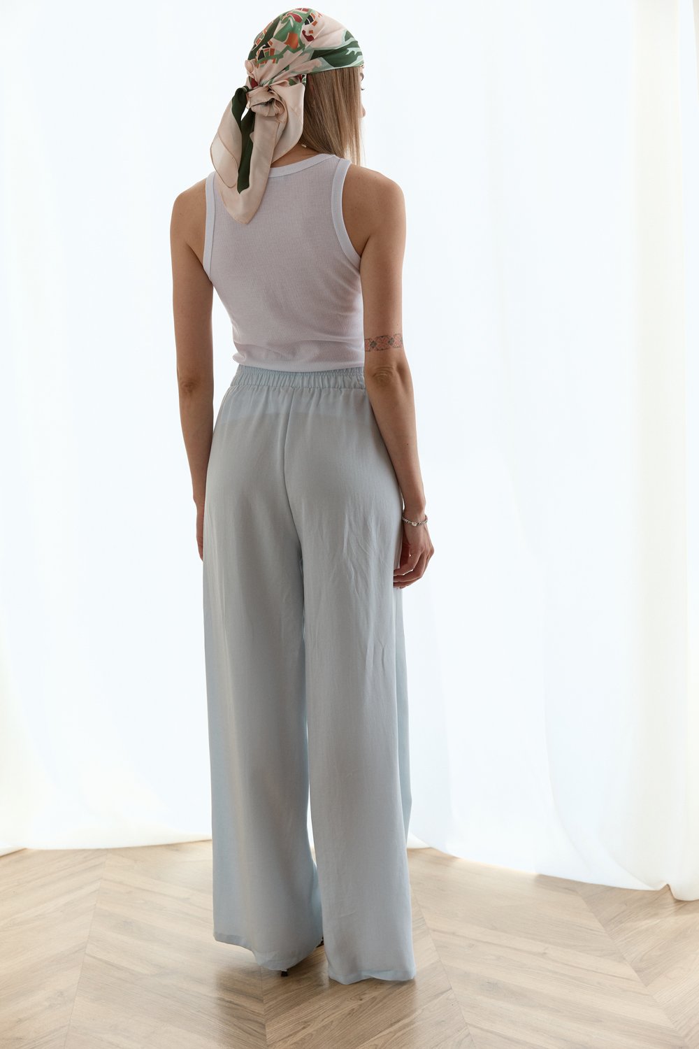 Blue wide-leg trousers with elastic waistband