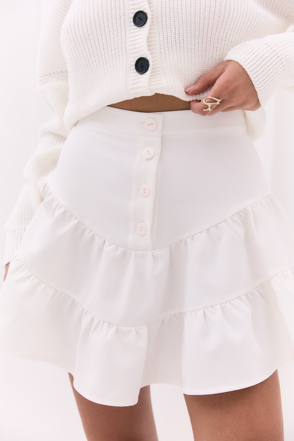 Milky skirt with a figured yoke