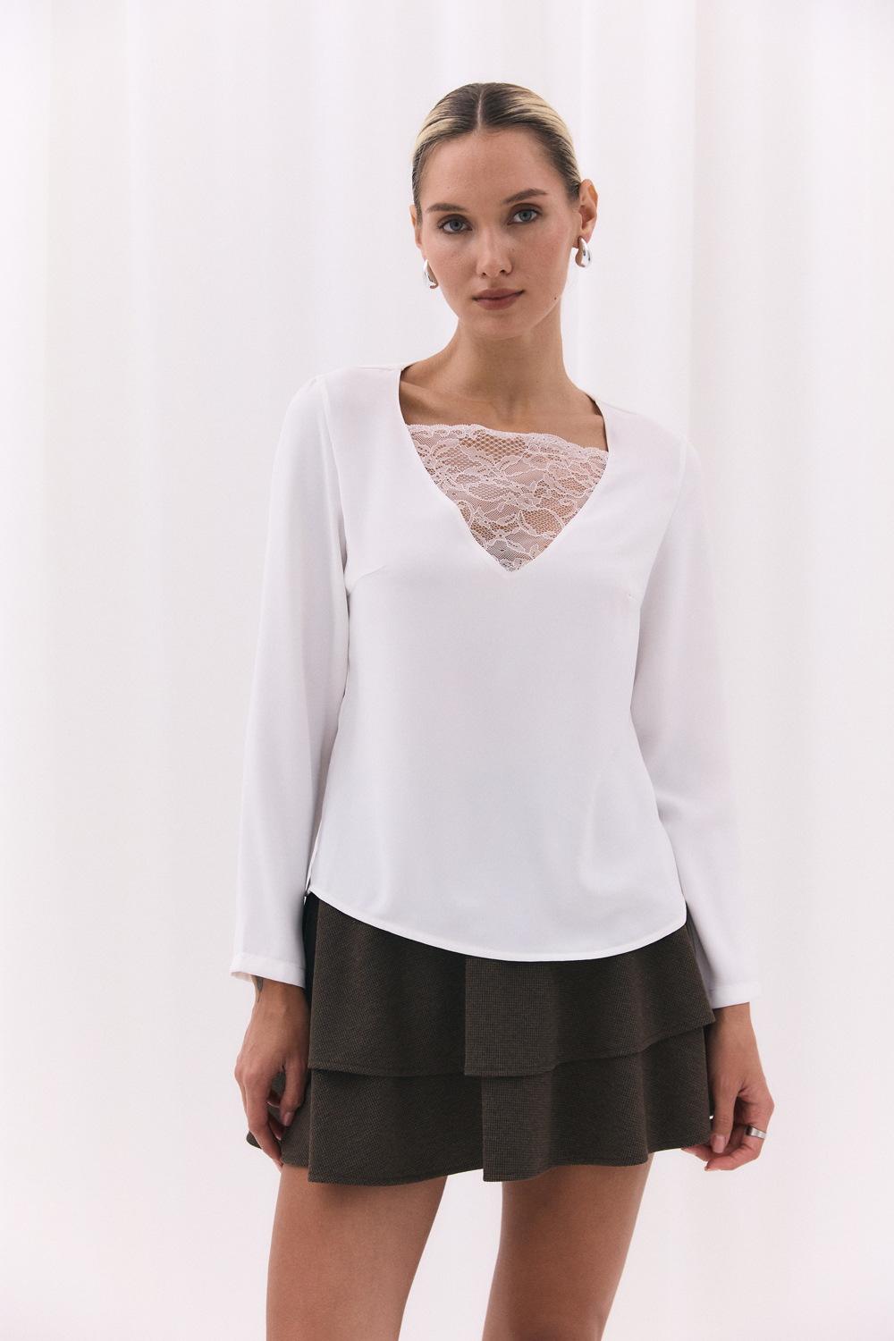 Milk blouse made of crushed satin with lace insert