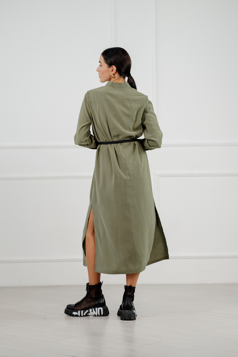 Loose cut dress in a bright on-trend khaki shade