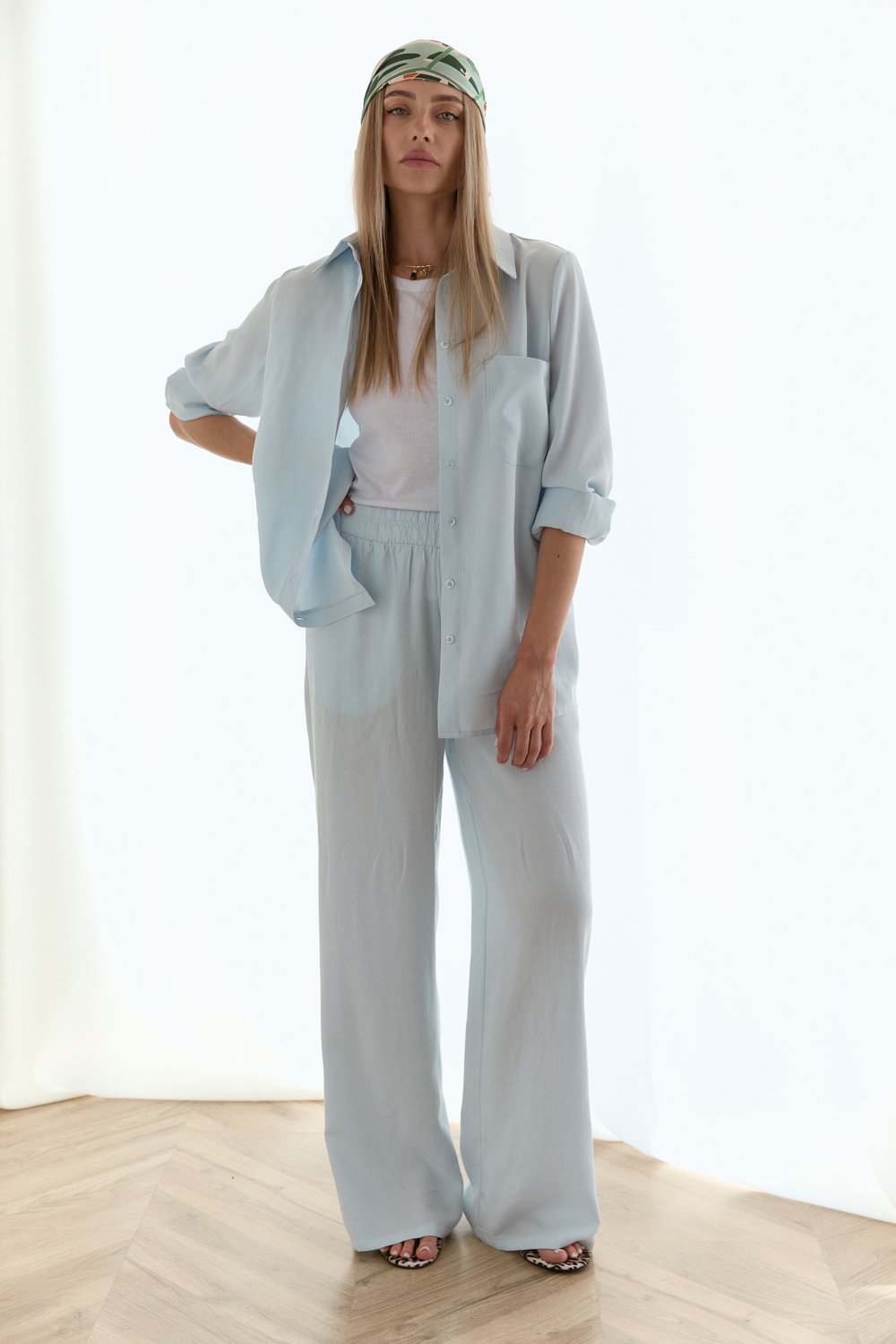 Blue wide-leg trousers with elastic waistband