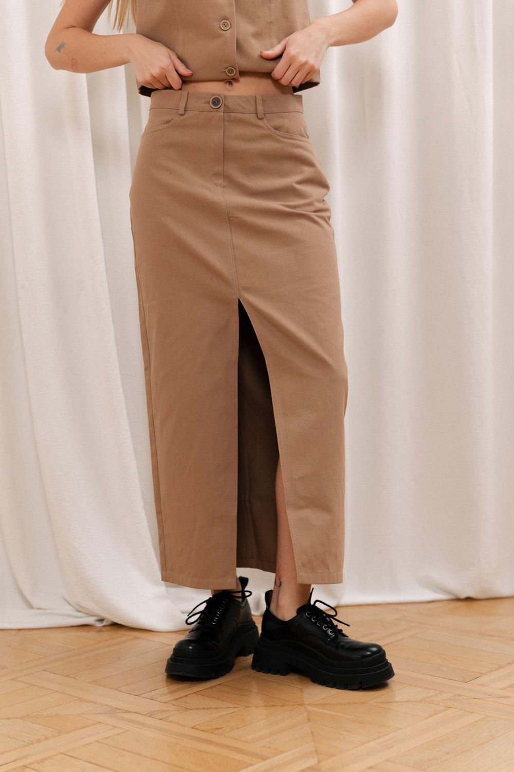 Beige denim skirt with front slit
