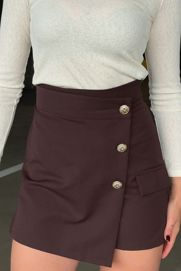 Chocolate high-waisted shorts