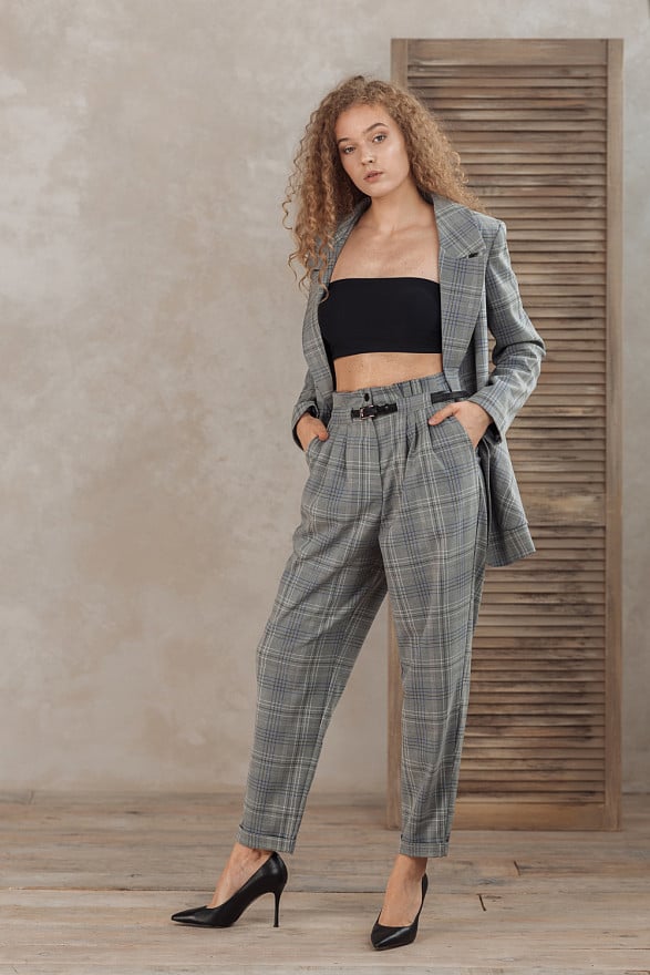 Check trousers with pleats