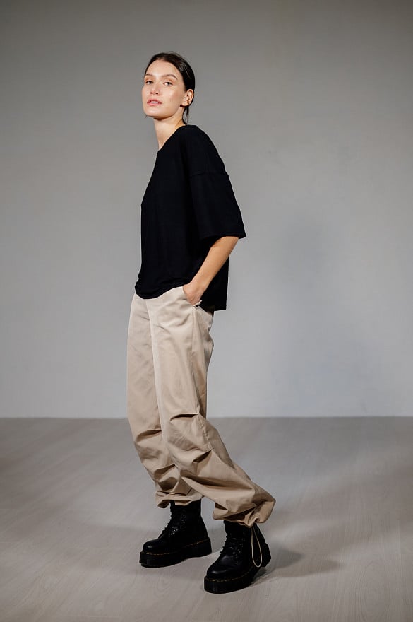 Oversize Cargo Pants in Beige