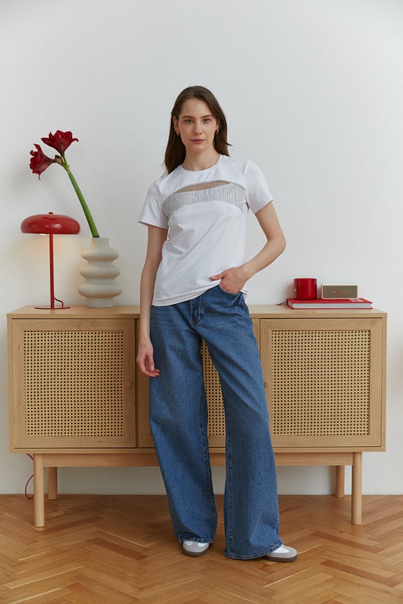 White T-shirt with cut-out chest decorated with fringed silver beads