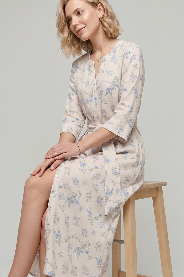 Блакитна сукня-сорочка вільного крою з поясом