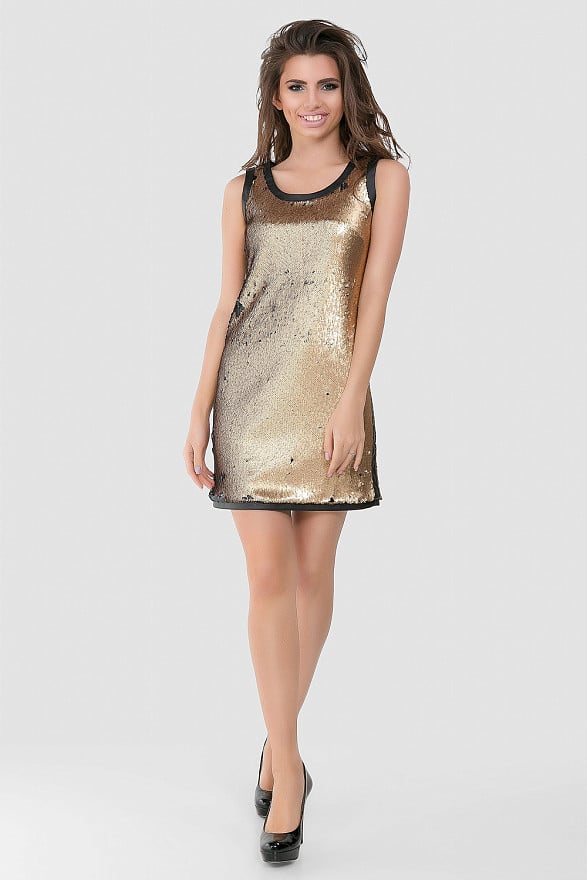 Short dress with sequins