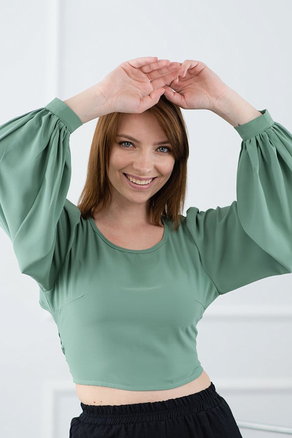 Blouse with open back and ties