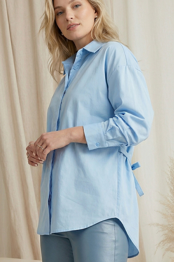 Блакитна подовжена сорочка вільного крою