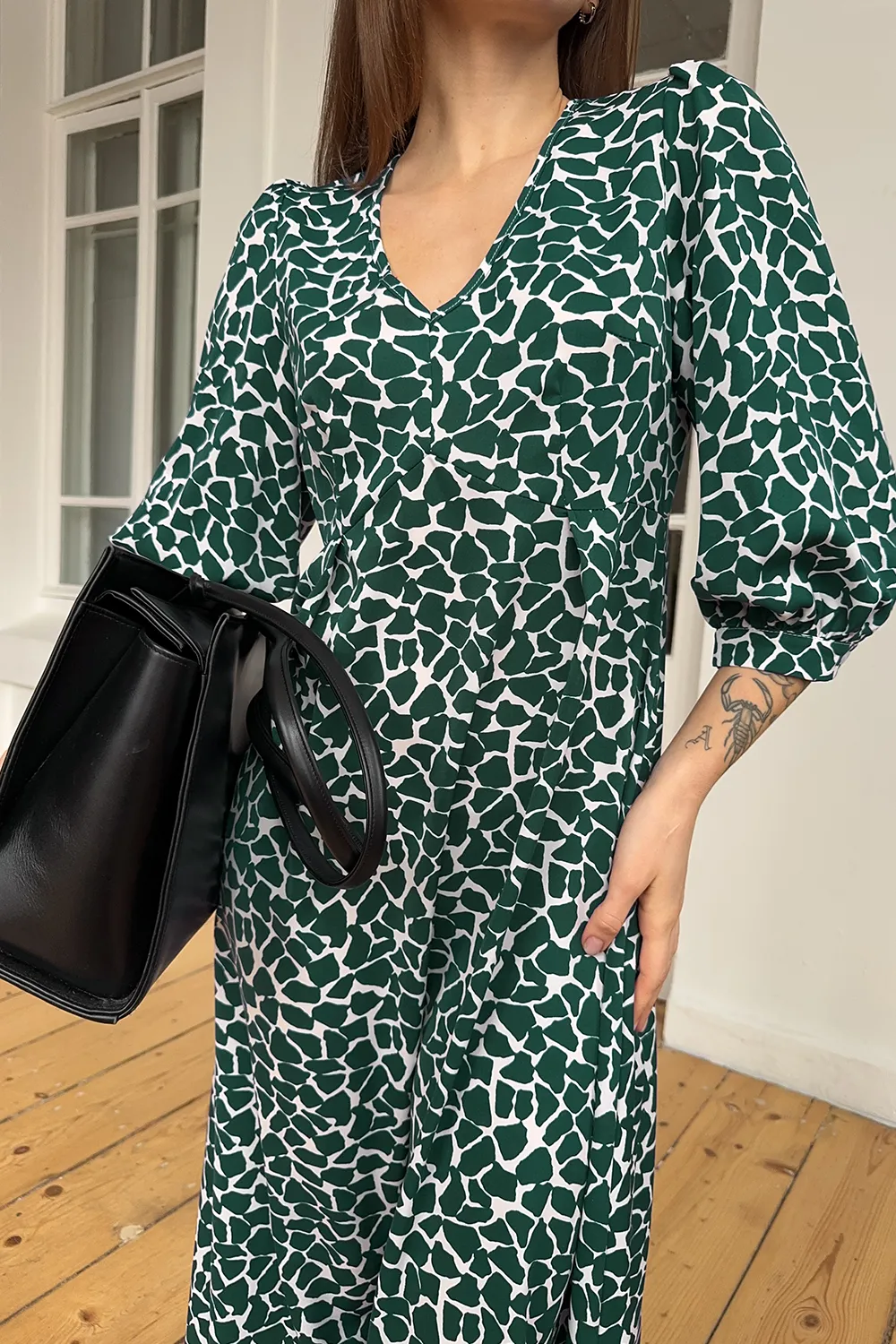 Green super soft midi dress with puffy sleeves