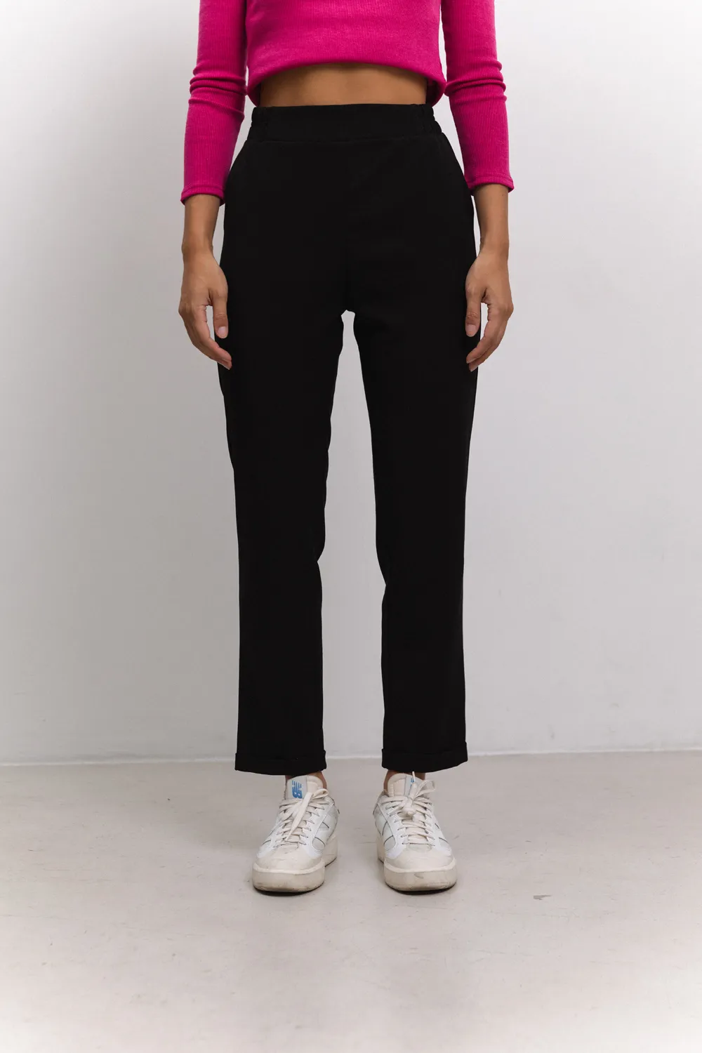 Black trousers with pockets