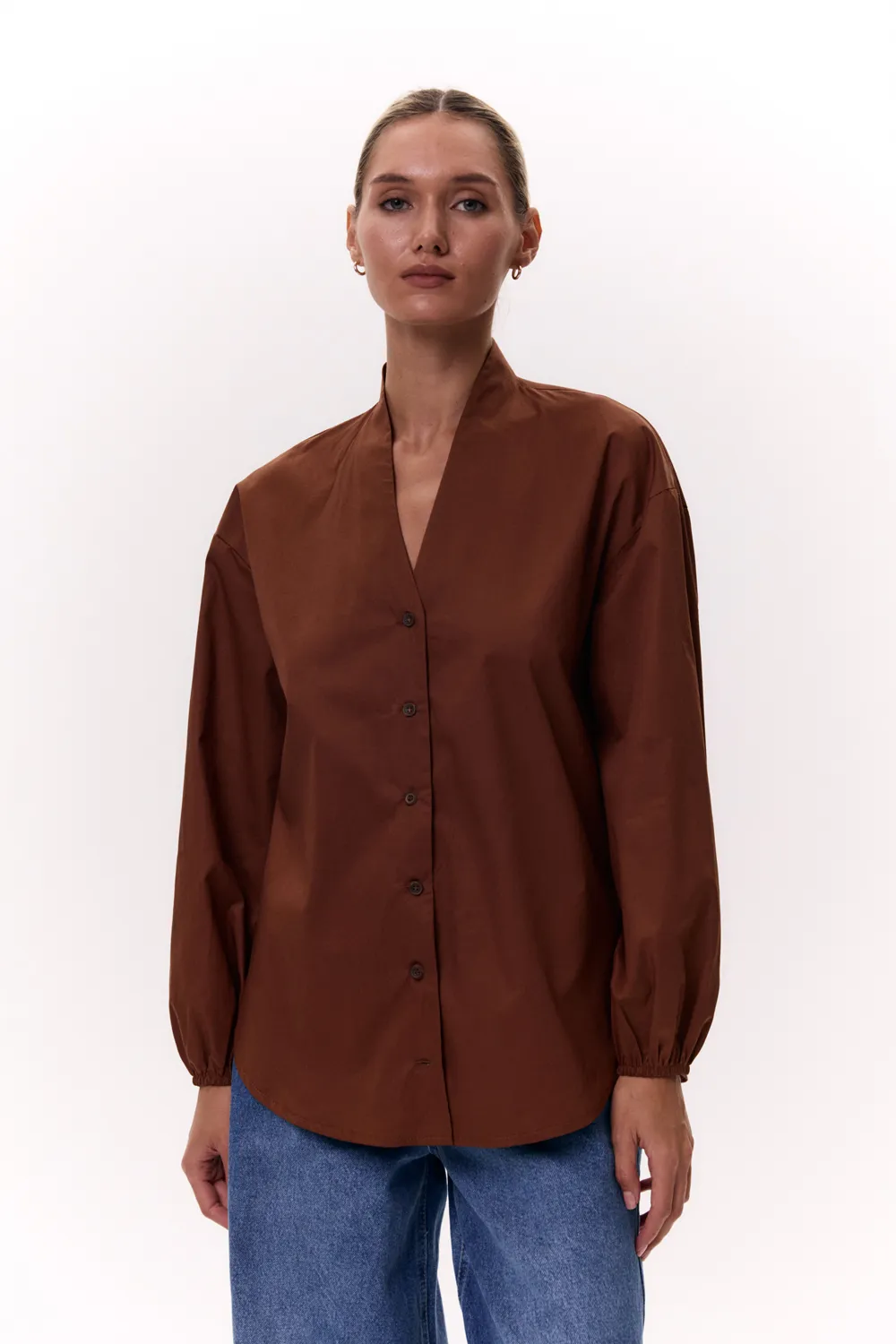 Chocolate shirt with a one-piece stand-up collar