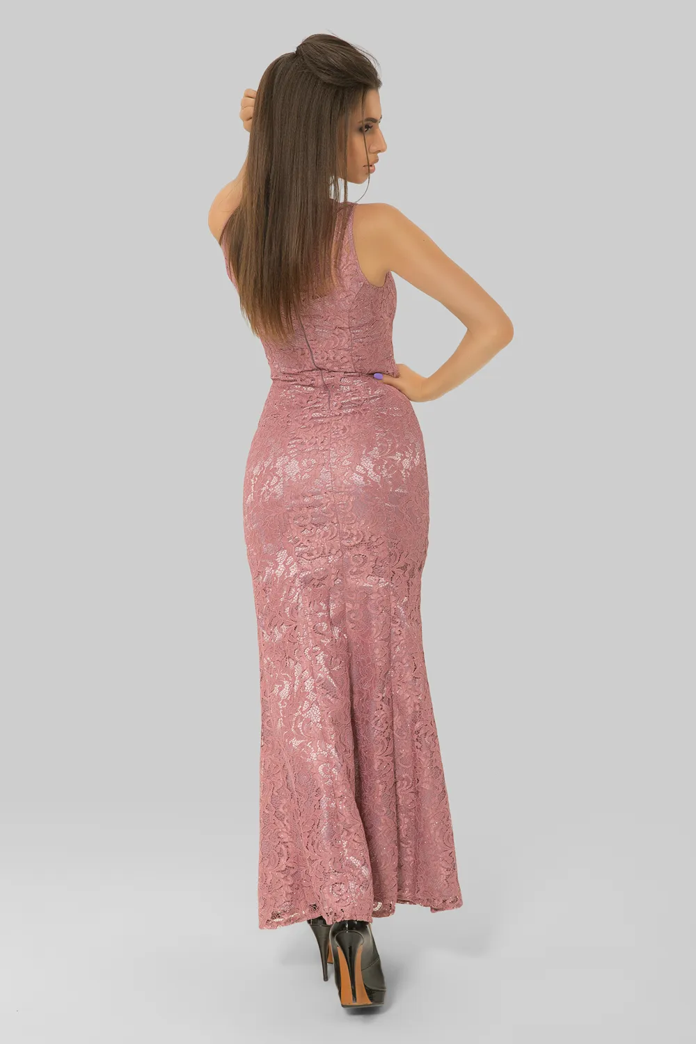 A floor-length evening dress in pink