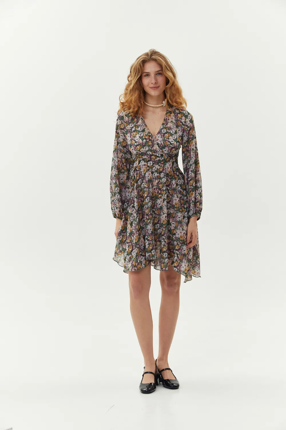 Лиловое шифоновое платье на подкладке с запахом