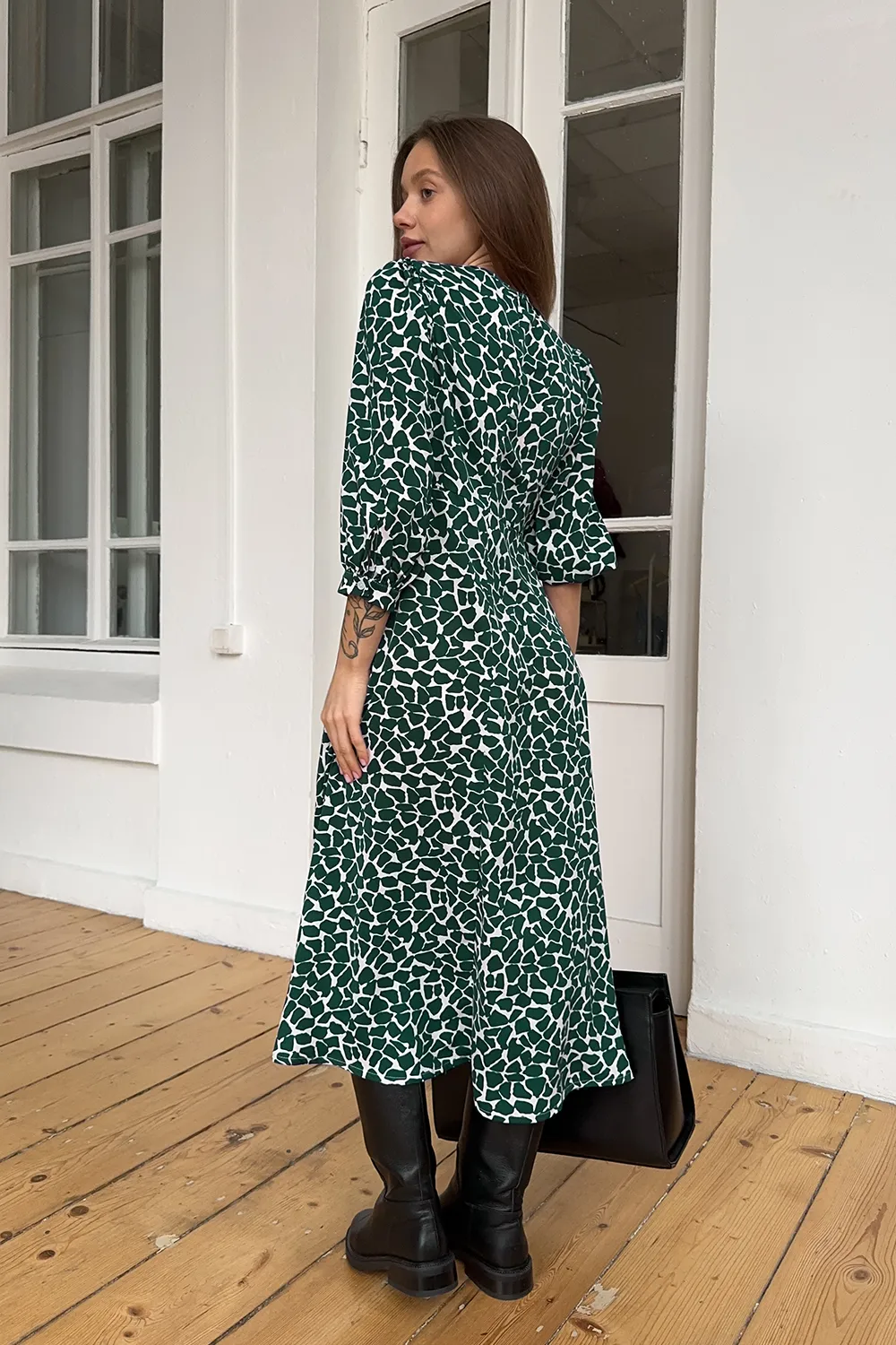 Green super soft midi dress with puffy sleeves