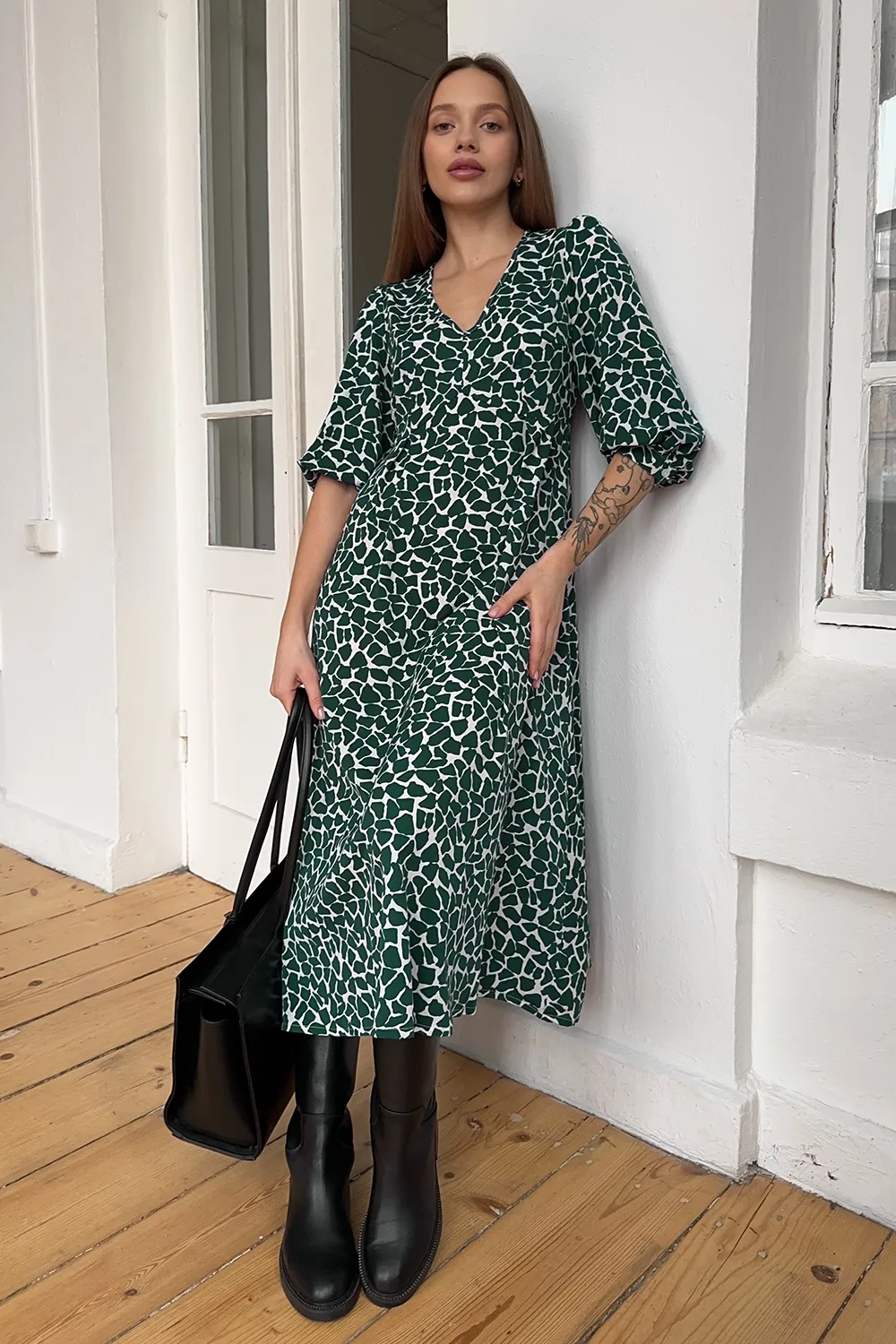 Green super soft midi dress with puffy sleeves