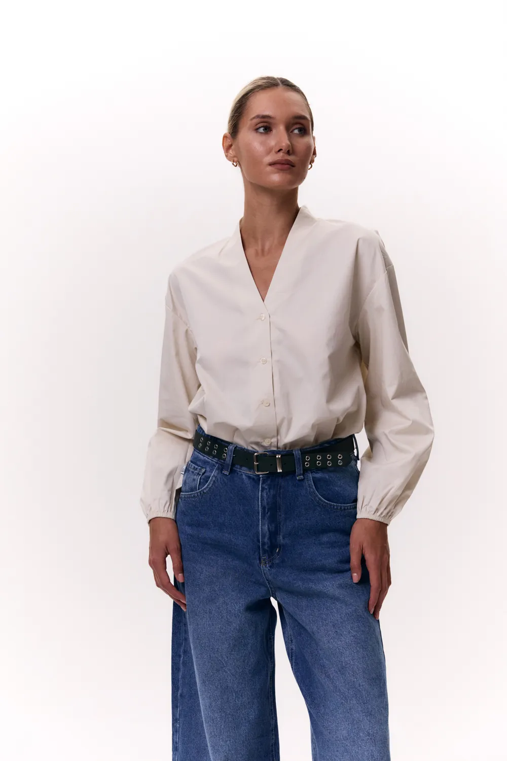 Cotton shirt with a one-piece stand-up collar