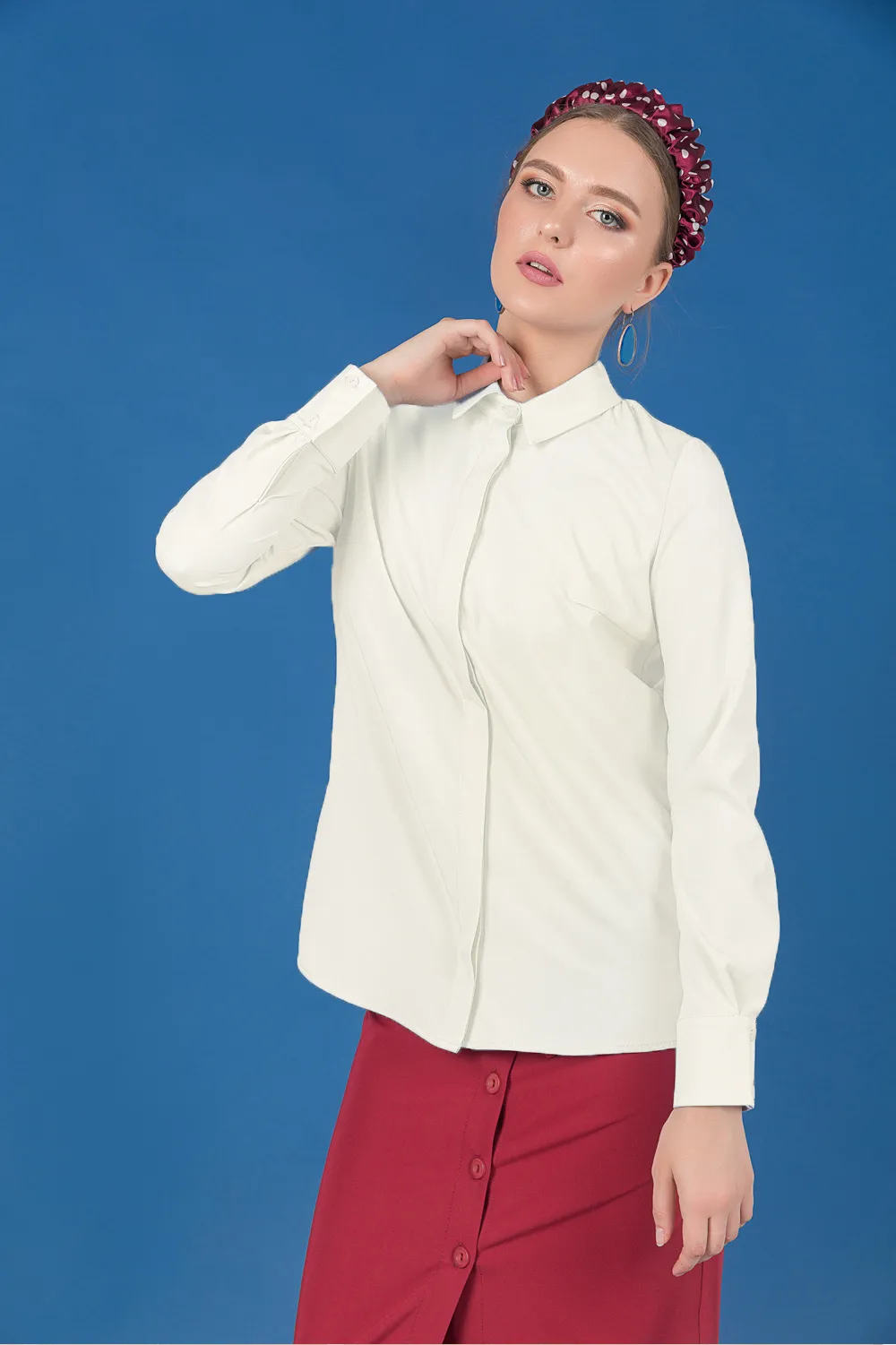 Blouse with hidden placket