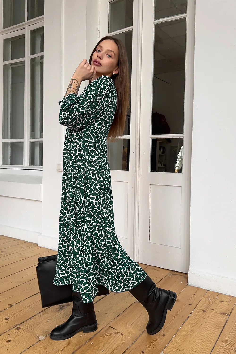 Green super soft midi dress with puffy sleeves