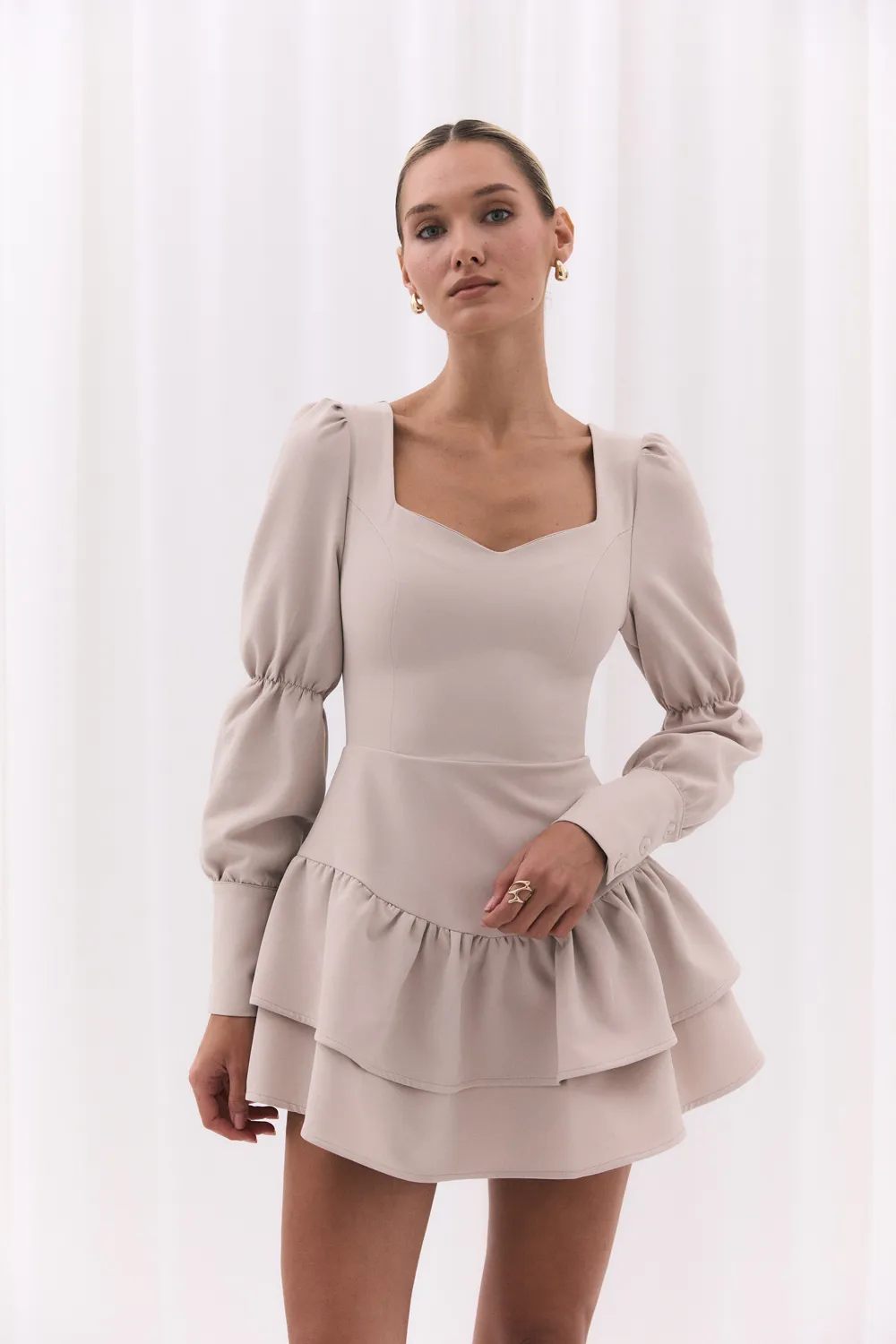 Beige dress with puffy sleeves