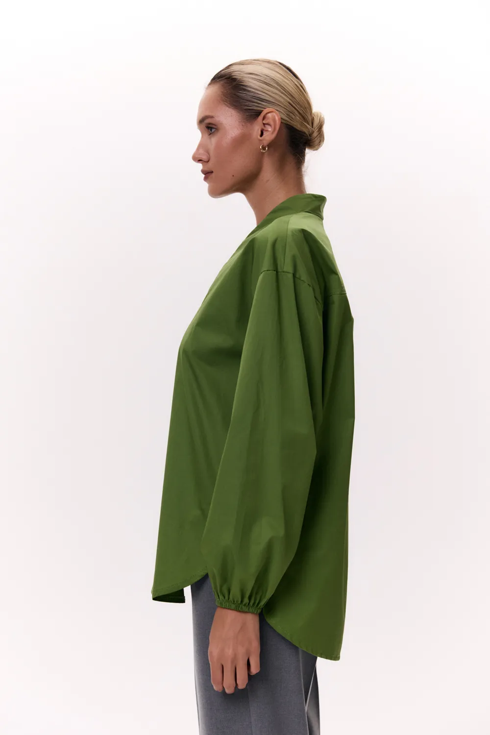 Green shirt with a one-piece stand-up collar