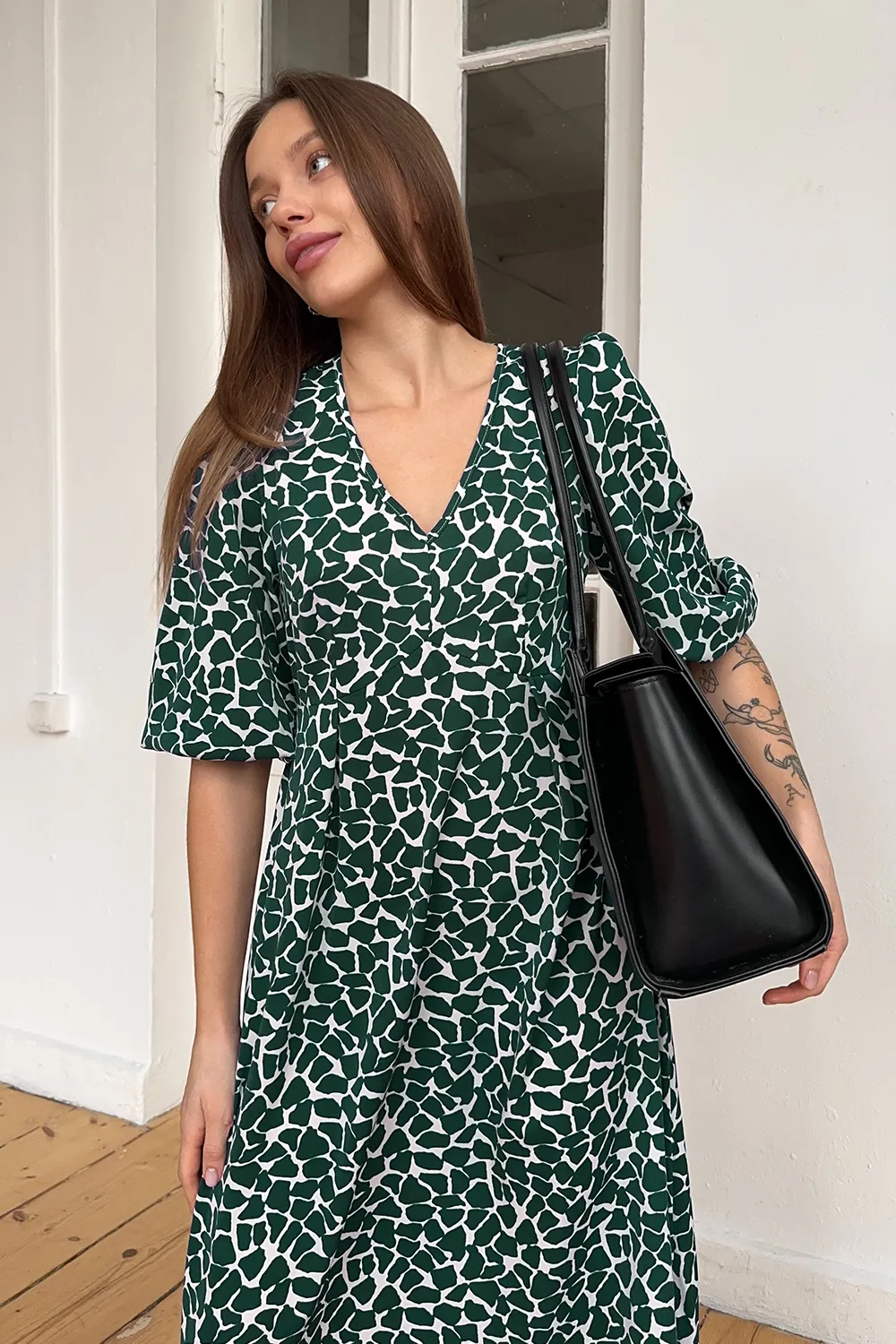 Green super soft midi dress with puffy sleeves